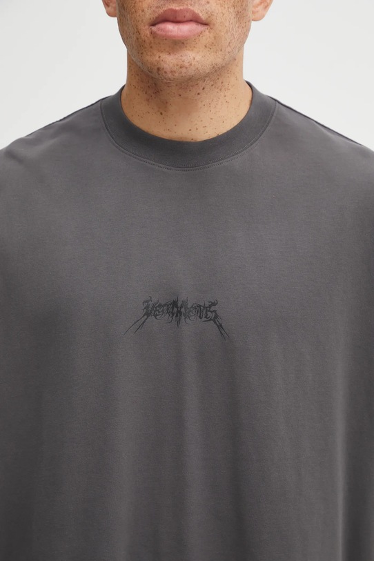 Памучна тениска VETEMENTS Metal Logo Regular сив UH76TR600M