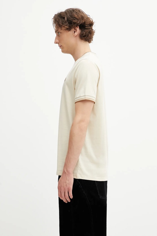 Бавовняна футболка Fred Perry M1588V бежевий AW25