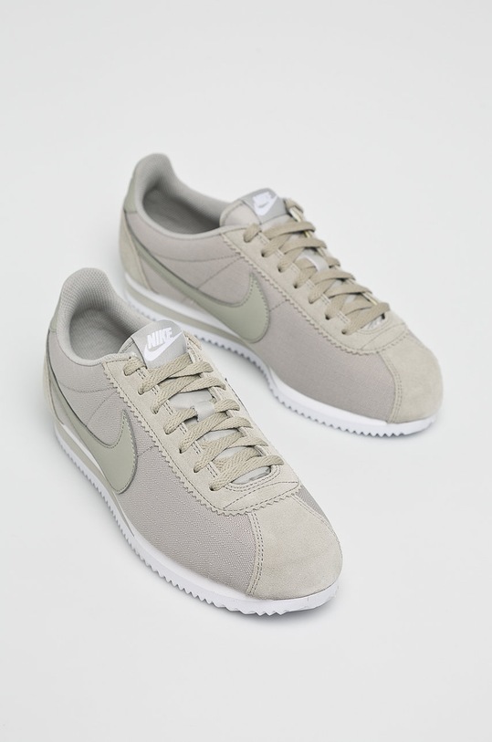 Обувки Nike - Обувки Classic Cortez Nylon C.807472.302 бежов