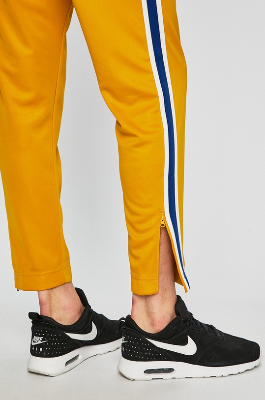 Nike - Nadrág sárga C.AR2246.711