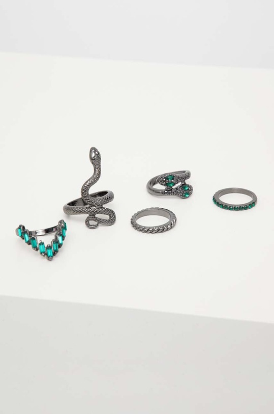 Pierścionki damskie z ozdobnymi elementami (5-pack) kolor czarny 5-pack czarny RS23.AKD902