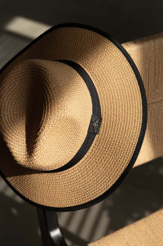 Kapelusz damski pleciony kolor beżowy aplikacja beżowy RS23.CAD701