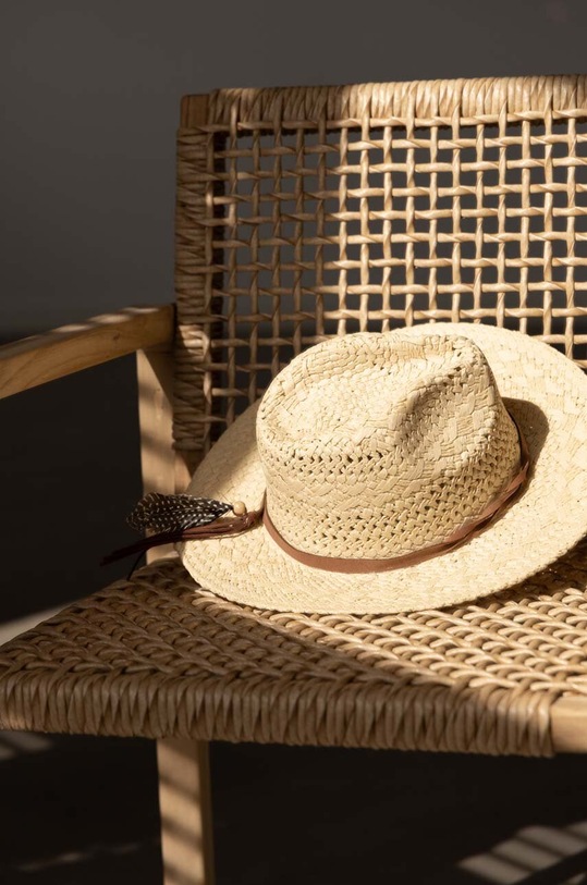 Kapelusz damski pleciony kolor beżowy aplikacja beżowy RS23.CAD905