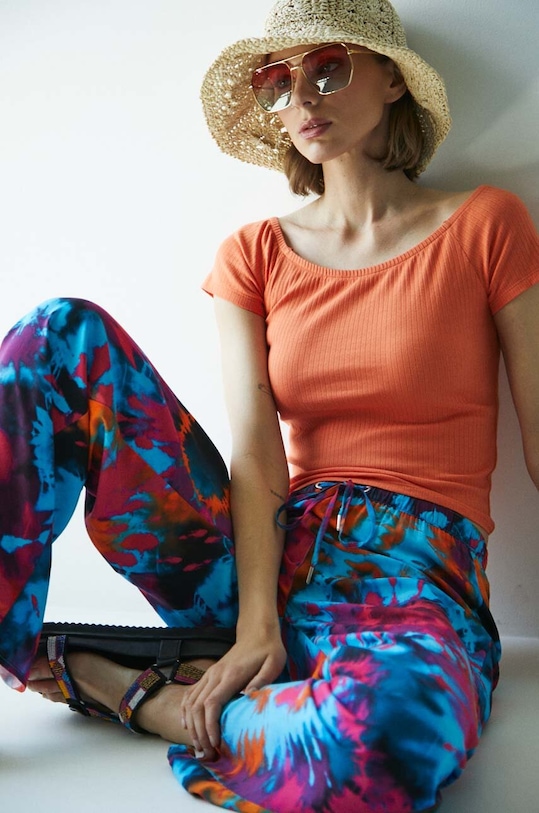 T-shirt bawełniany damskie prążkowany z domieszką elastanu kolor pomarańczowy gładkie pomarańczowy RS23.TSD0C0