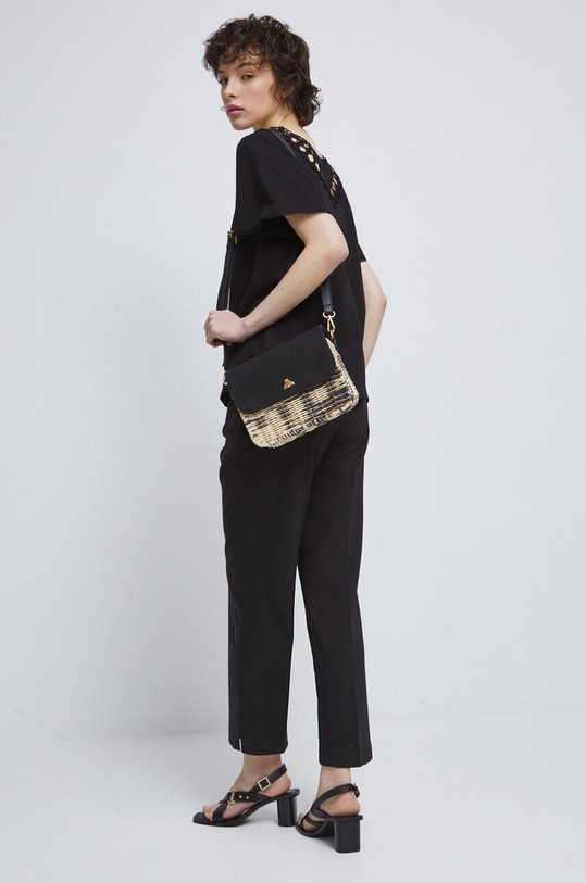 T-shirt bawełniany damskie z ozdobną aplikacją kolor czarny RS23.TSD701 czarny RS23