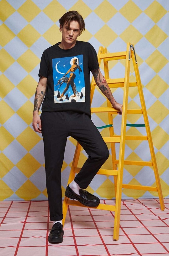T-shirt bawełniany męski by Angelika Bilińska, Grafika Polska, kolor czarny okrągły czarny RS23.TSM651