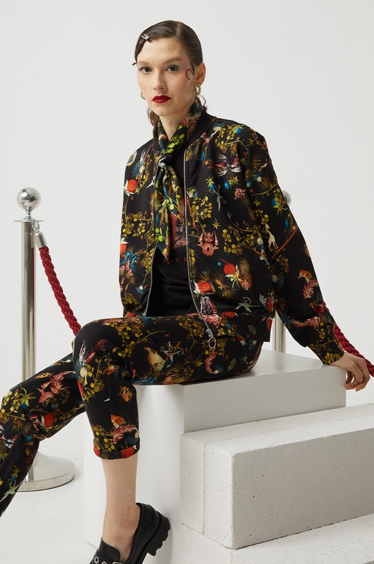 Bluza damska z kolekcji Eviva L'arte kolor czarny z elastanem czarny RS24.BLD258