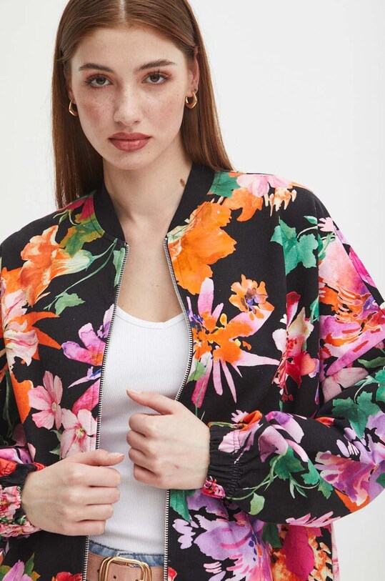 Bluza damska w kwiaty kolor czarny czarny RS24.BLD903