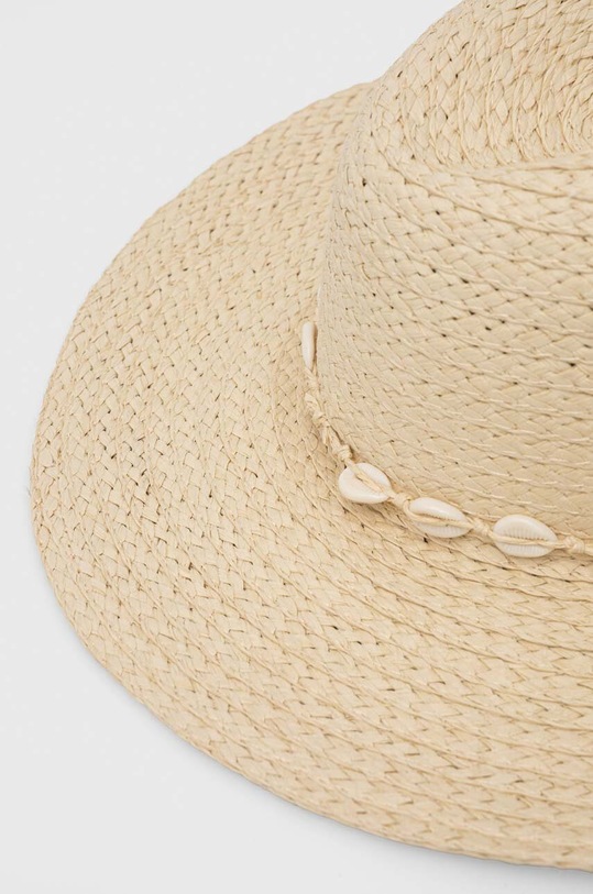 Klobúk dámsky pletený s ozdobnou mušľovou aplikáciou béžová farba RS24.CAD727 béžová