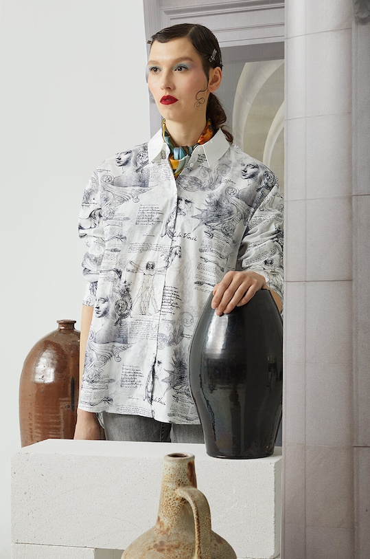 Koszula damska z kolekcji Eviva L'arte wzorzysta kolor biały casual biały RS24.KDD251