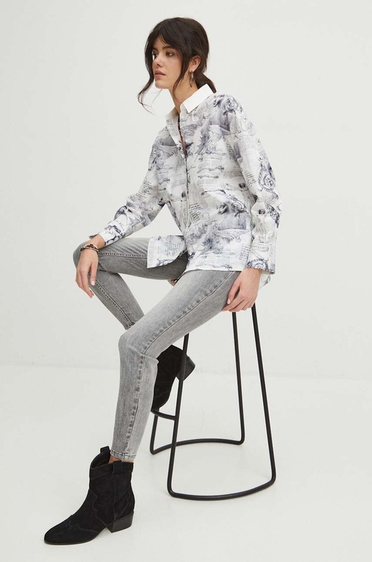 Odzież Koszula damska z kolekcji Eviva L'arte wzorzysta kolor biały RS24.KDD251 biały