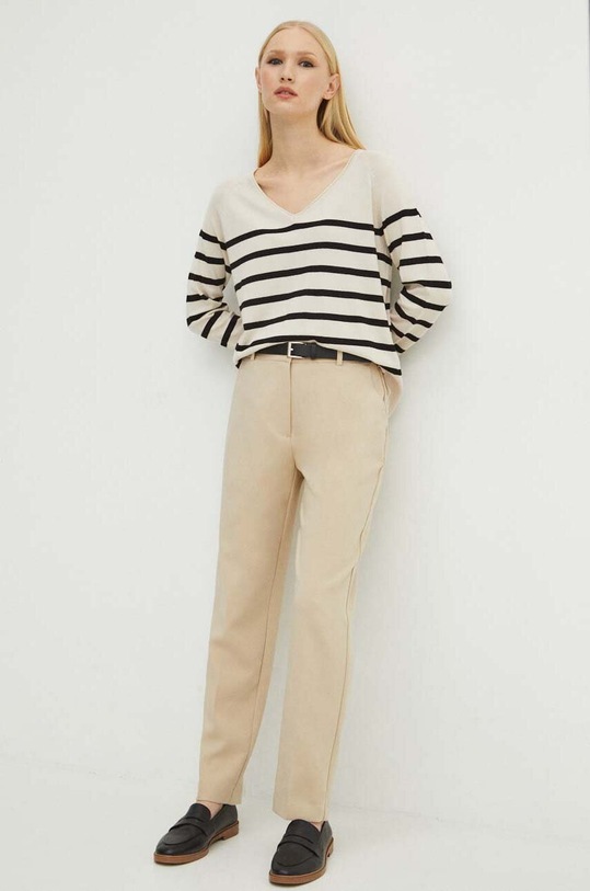 Sweter damski ze spiczastym dekoltem kolor beżowy RS24.SWD010 beżowy RS24