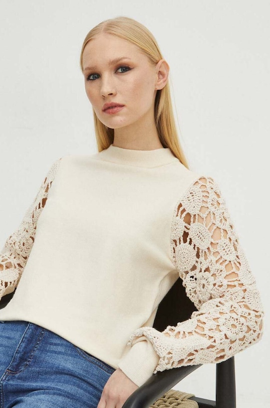 Sweter damski z fakturą kolor beżowy gładkie beżowy RS24.SWD101