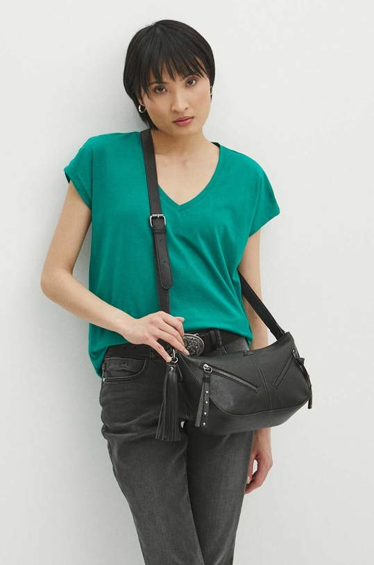 Kabelka dámska čierna farba nezmestí A4 čierna RS24.TOD507