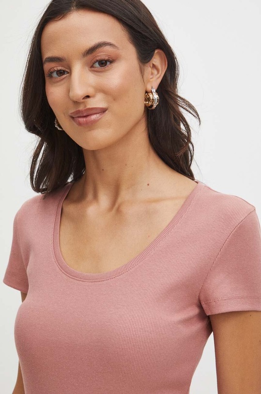 T-shirt damski prążkowany z domieszką elastanu i modalu kolor różowy gładkie różowy RS24.TSD0B3
