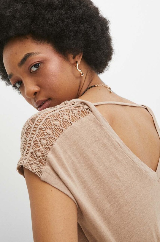 T-shirt lniany damski z ozdobnymi wstawkami kolor beżowy gładkie beżowy RS24.TSD702