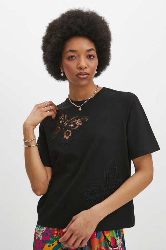 T-shirt bawełniany damski z domieszką elastanu z aplikacją kolor czarny czarny RS24.TSD703