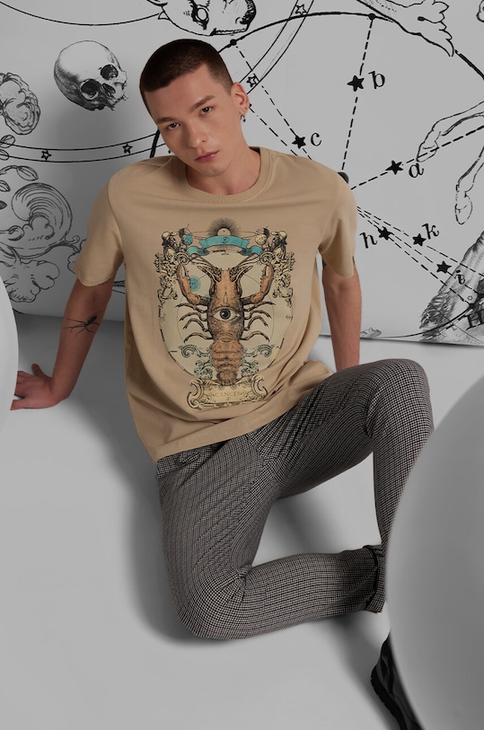 T-shirt bawełniany męski z kolekcji Zodiak - Rak kolor beżowy okrągły beżowy RS24.TSM158