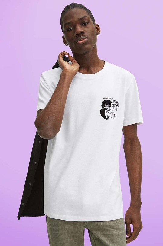 T-shirt bawełniany męski z domieszką elastanu by Magda Danaj - Porysunki kolor biały okrągły biały RS24.TSM210