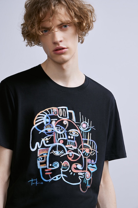 T-shirt bawełniany męski z domieszką elastanu by Kasia Wysocka – TerraKata, Grafika Polska kolor czarny okrągły czarny RS24.TSM459