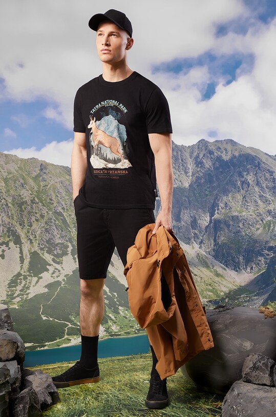 T-shirt bawełniany męski z kolekcji Tatrzański Park Narodowy x Medicine kolor czarny okrągły czarny RS24.TSMA56