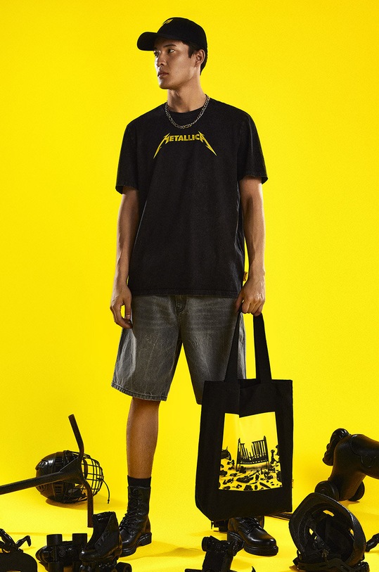 T-shirt bawełniany męski z nadrukiem Metallica kolor czarny okrągły czarny RS24.TSMB53