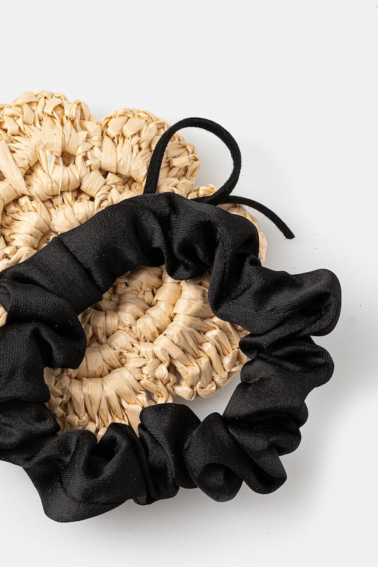 Gumka do włosów damska z ozdobnym kwiatem kolor beżowy RS25.AWD806 beżowy RS25