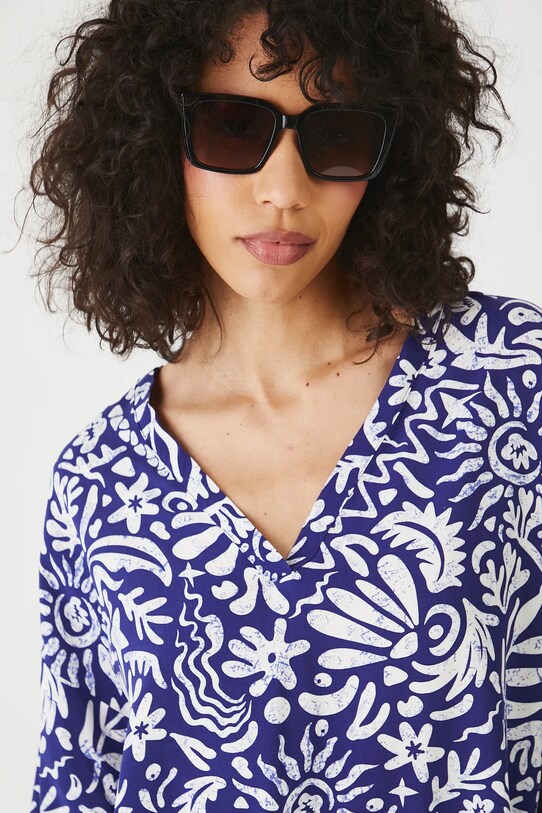 Bluzka damska z wiskozy wzorzysta kolor granatowy casual granatowy RS25.BDD090