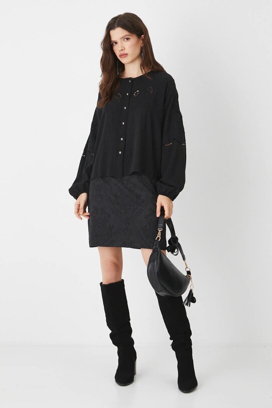 Bluzka damska oversize z ozdobnymi haftami kolor czarny RS25.BDD102 czarny RS25