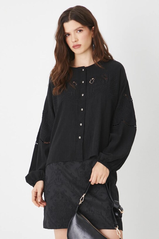 Bluzka damska oversize z ozdobnymi haftami kolor czarny czarny RS25.BDD102