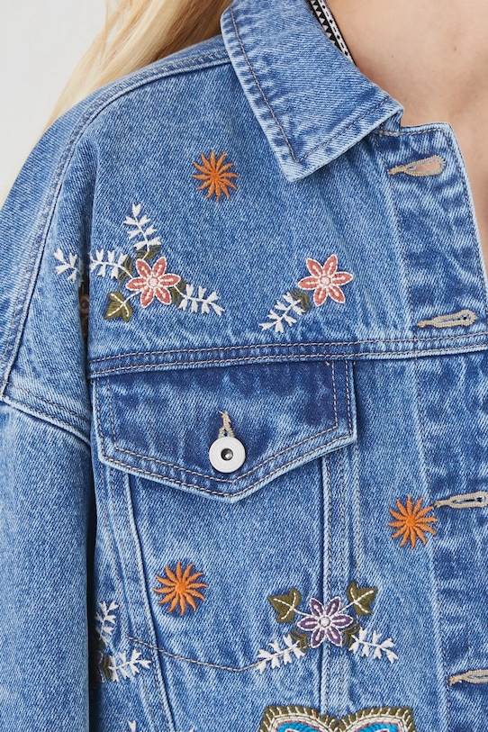 Kurtka jeansowa bawełniana damska z ozdobnymi haftami RS25-KUD600