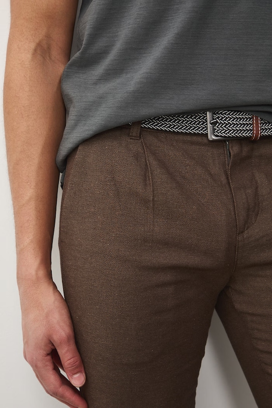 Lněné kalhoty pánské s páskem, melanž hnědá barva RS25.SPM061 hnědá
