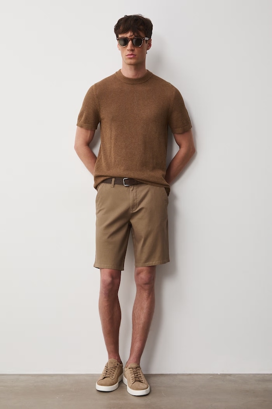 Medicine pantaloni scurti RS25.SZM070 bej RS25