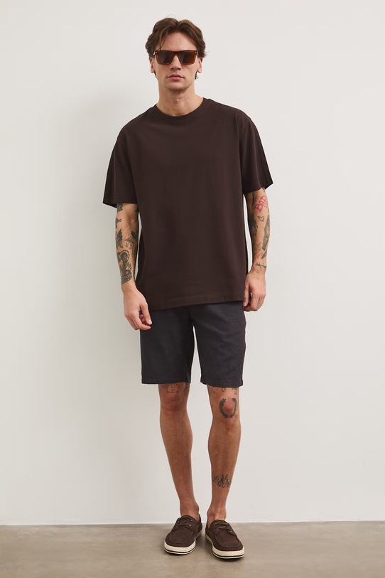 Medicine szorty z domieszką lnu RS25-SZM081 czarny RS25