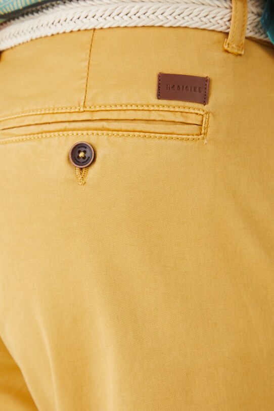 Medicine pantaloni scurti galben RS25.SZM921