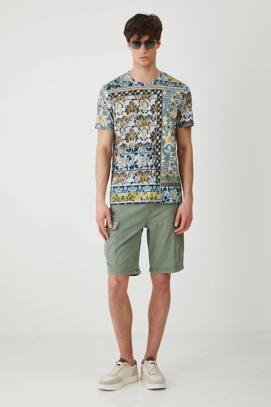 Szorty jeansowe męskie z kieszeniami cargo kolor zielony z elastanem zielony RS25.SZM924