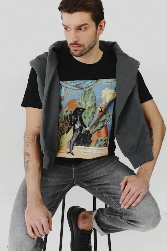T-shirt bawełniany męski by Magda Kubiak – Dziki Las kolor czarny okrągły czarny RS25.TSM283