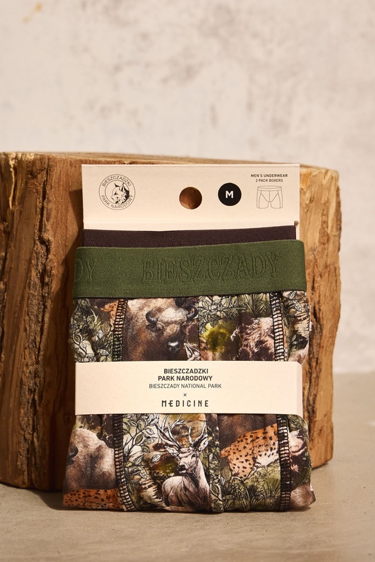 Bokserki męskie bawełniane z elastanem 2-pack z kolekcji Bieszczadzki PN x Medicine multicolor RS26-BIM850