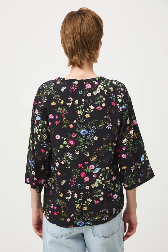 Odzież Bluzka damska z wiskozy w kwiaty RS26-BKD030 czarny