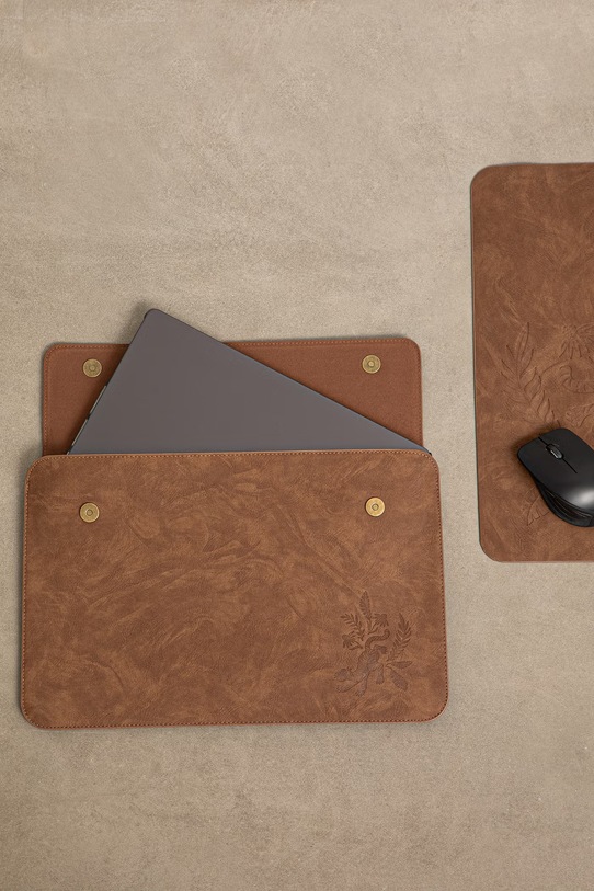 Pokrowiec na laptopa RS26-ITU900 brązowy