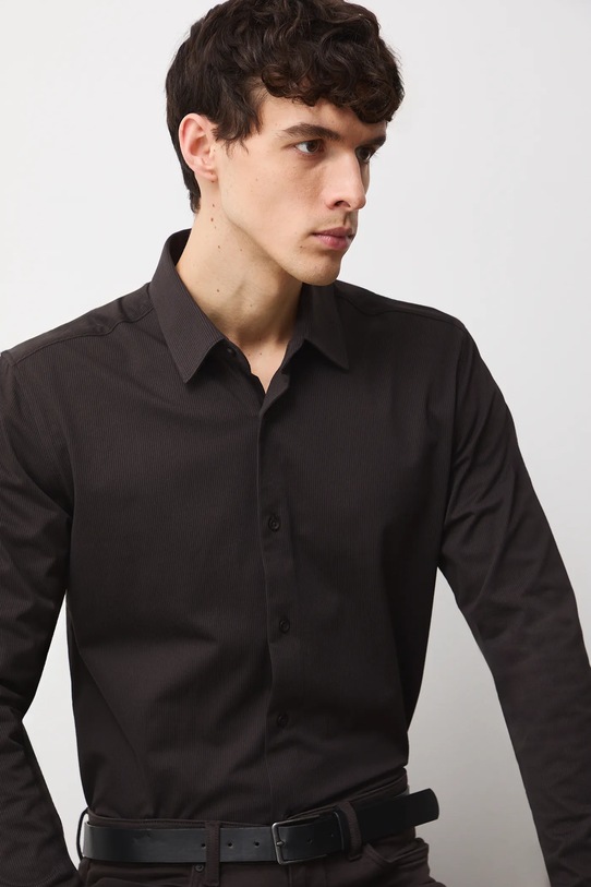 Koszula męska z kołnierzykiem klasycznym z fakturą długi brązowy RS26-KDM010