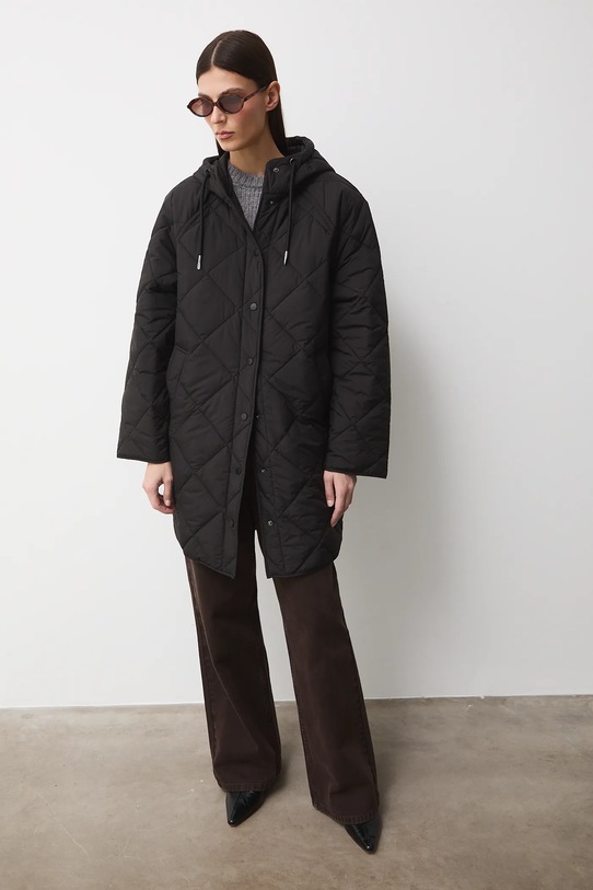 Medicine płaszcz pikowany damski RS26-KPD200 czarny RS26