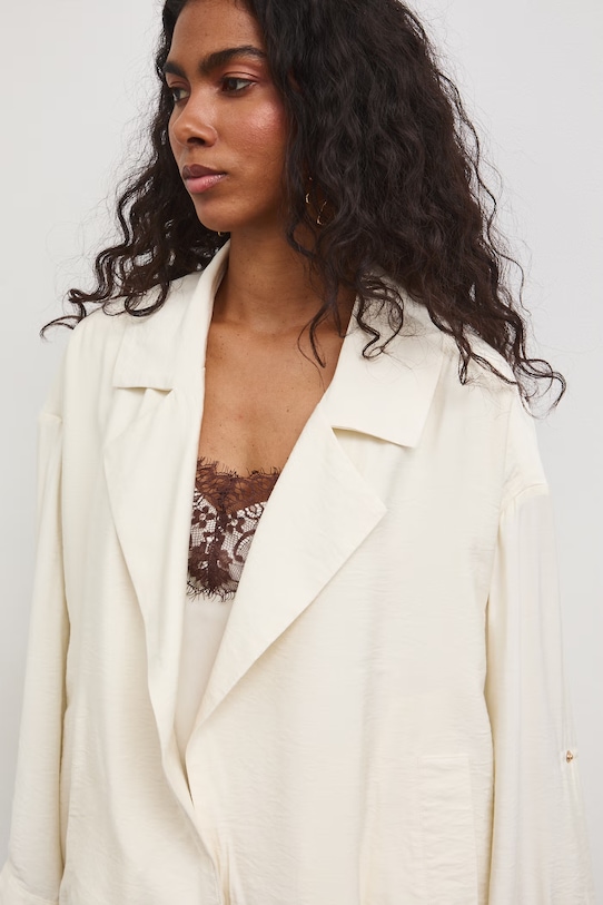 Kurtka damska z wiskozą beżowy RS26-KUD903