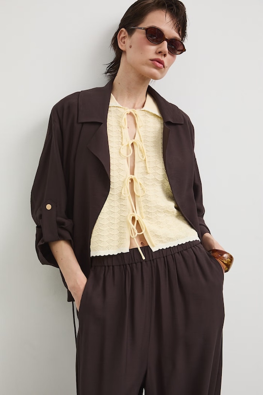 Kurtka damska z wiskozą brązowy RS26-KUD903