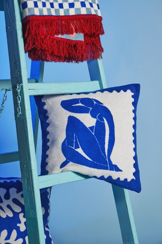 Medicine poszewka dekoracyjna na poduszkę beżowy RS26-PSU256