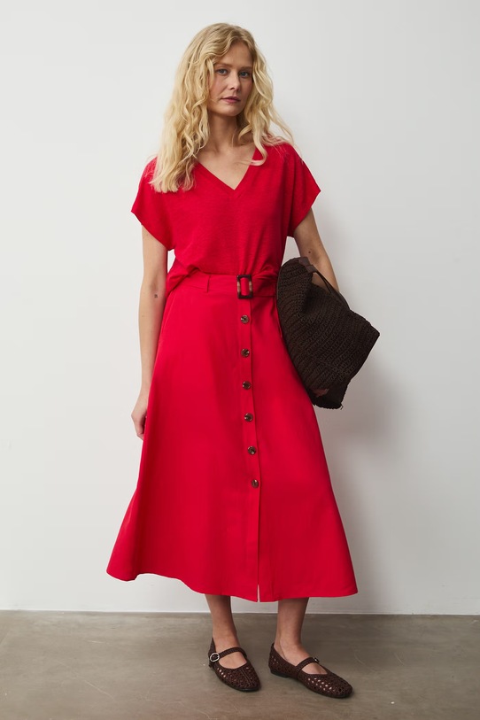 Sukňa áčkového strihu s prímesou ľanu s opaskom RS26-SDD072 červená RS26