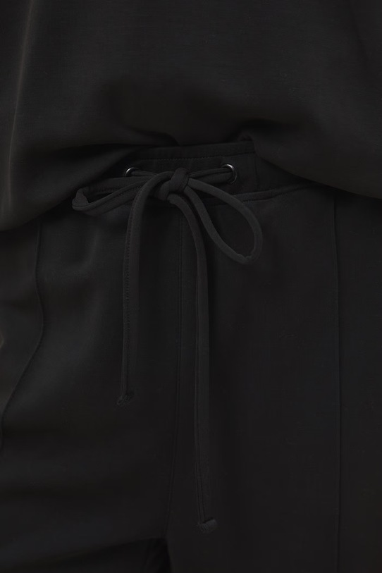 Medicine spodnie dresowe czarny RS26-SPD403