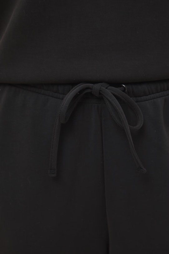 Medicine spodnie dresowe czarny RS26-SPD404