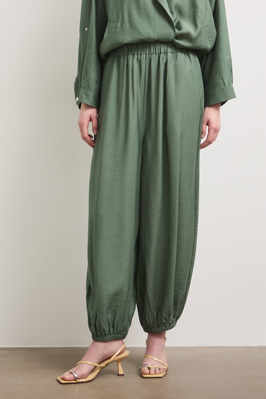 Spodnie slouchy damskie z wiskozą RS26-SPD908 zielony RS26