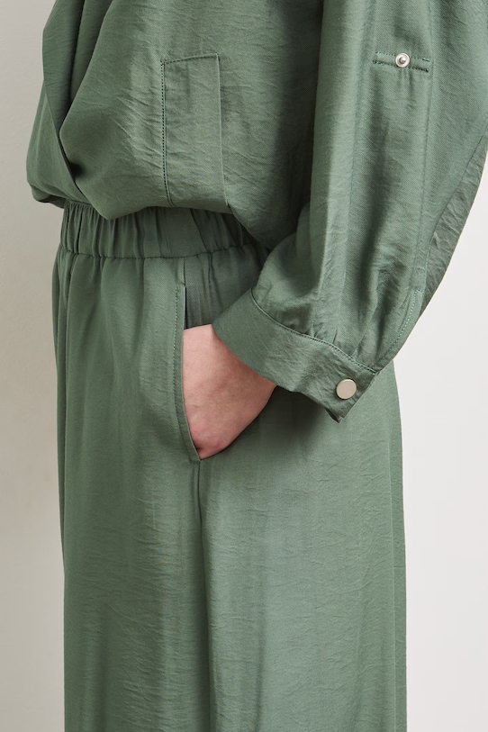 Spodnie slouchy damskie z wiskozą zielony RS26-SPD908